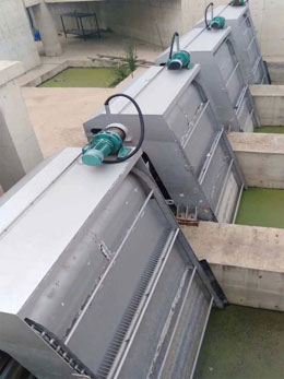 回轉式格柵除污機對其進行調(diào)試